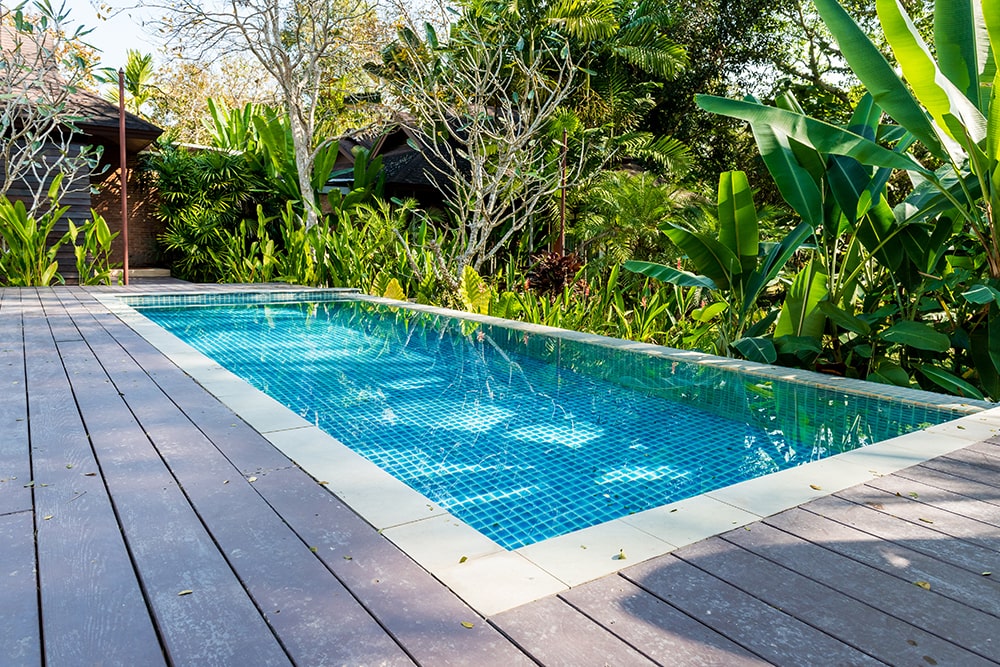 Le prix d'un abri de piscine hors-sol : tarifs et coûts